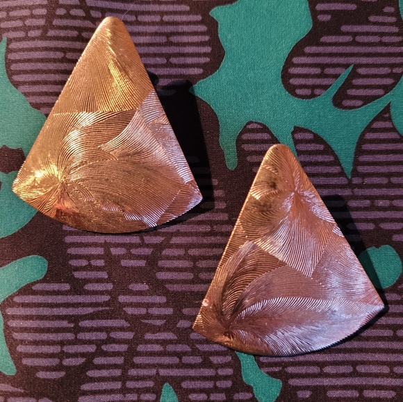 Textured Triangle Earrings - Picture 1 of 4